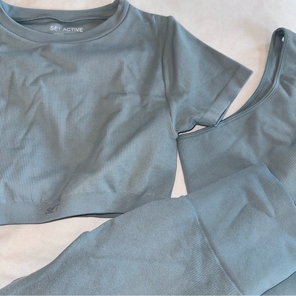 4 PIECE SET ACTIVE SCULPTFLEX Sz S RAIN PALE BLUE Crop zip, leggings, 2 tops - Picture 7 of 12